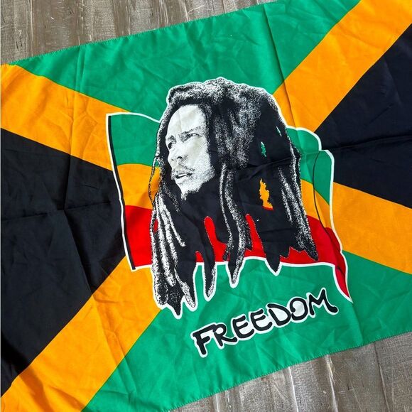 Bob Marley Jamaica Flag Freedom Wall Hanging Fabric Tapestry - Picture 1 of 6
